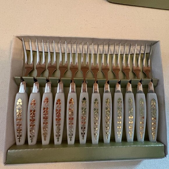 Set of Adriane Mini Forks for Hors D'oeuvres, Relish, Cheese, Fruit, Coldcuts - Picture 2 of 4
